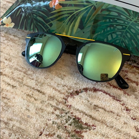 elevenMiami Accessories - Sunglasses elevenMiami Accessories - Sunglasses